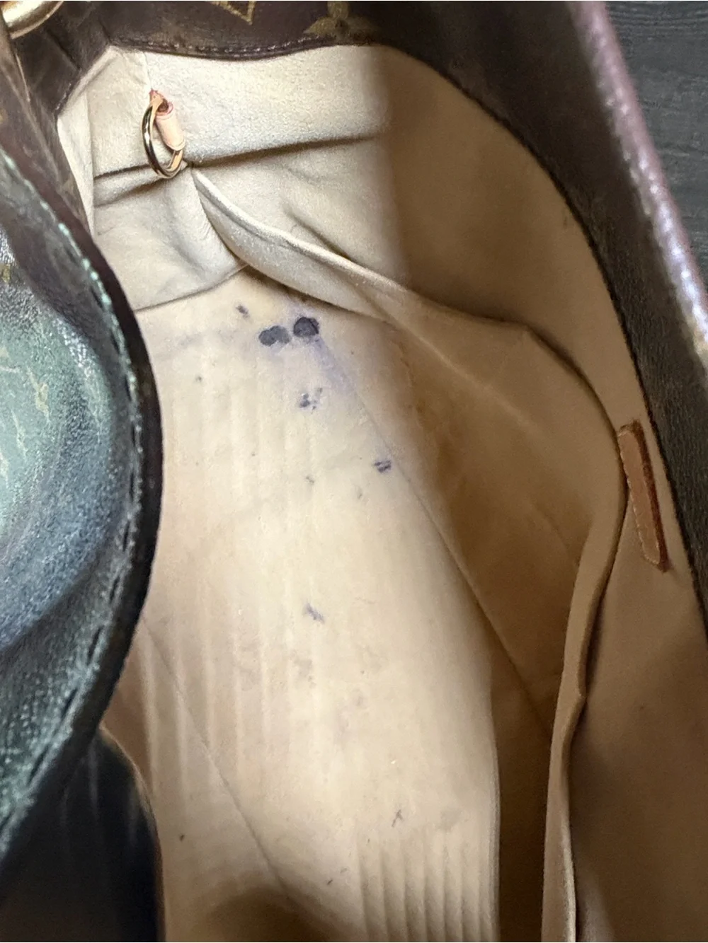 ✨ 100% Authentic Louis Vuitton Artsy MM Monogram ✨